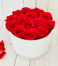 Load image into Gallery viewer, Round Preserved Flower Box