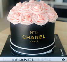 Load image into Gallery viewer, Round Flower Box