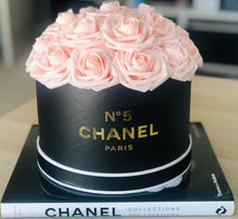 Load image into Gallery viewer, Round Flower Box