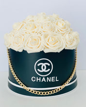 Load image into Gallery viewer, Round Flower Box with Chain