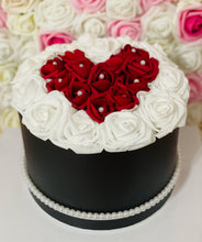 Load image into Gallery viewer, Heart Flower Box Bouquet