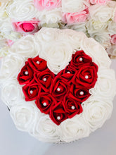 Load image into Gallery viewer, Heart Flower Box Bouquet