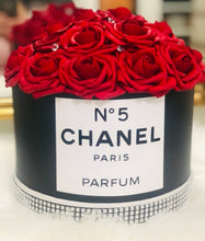 Load image into Gallery viewer, Round Flower Box Bouquet