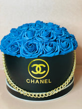 Load image into Gallery viewer, Blue Roses Flower Box