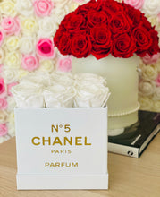 Load image into Gallery viewer, Medium Square Preserved Flower Box