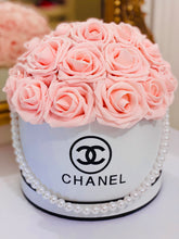 Load image into Gallery viewer, Flower Box Bouquet