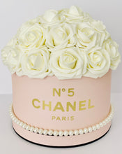Load image into Gallery viewer, Round Pink Flower Box Bouquet