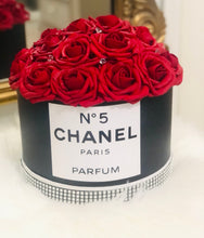 Load image into Gallery viewer, Round Flower Box Bouquet