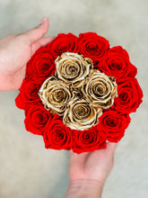 Load image into Gallery viewer, Round Preserved Flower Box