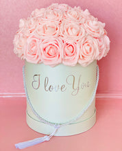 Load image into Gallery viewer, I Love You Round Rose Box