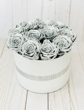 Load image into Gallery viewer, Medium Round Box with Silver Roses