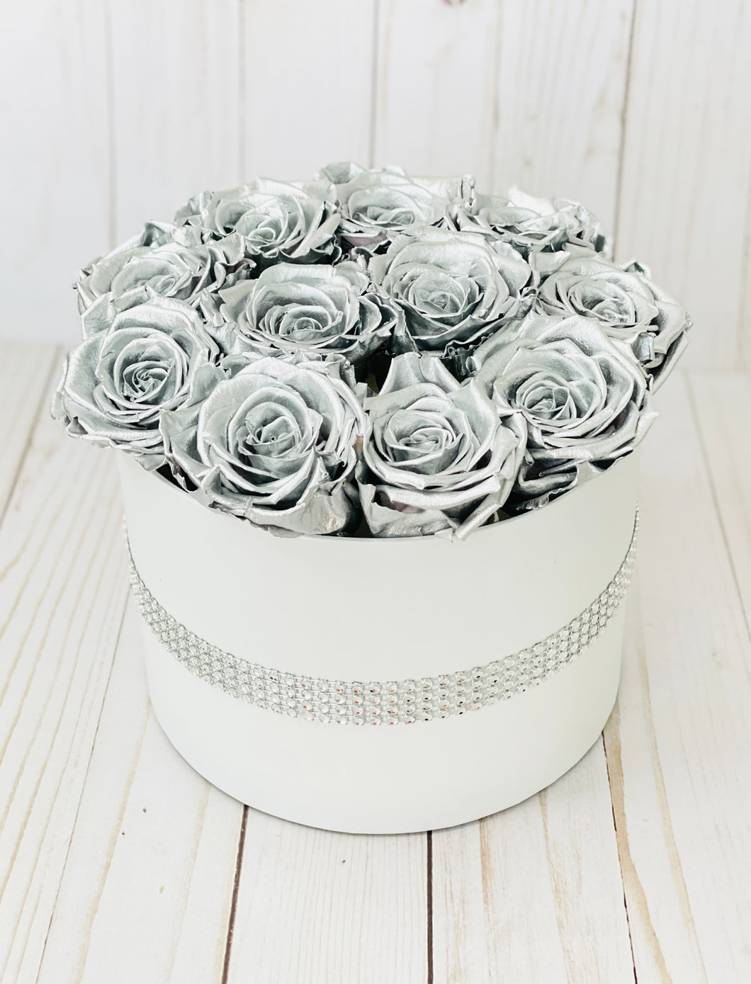 Medium Round Box with Silver Roses