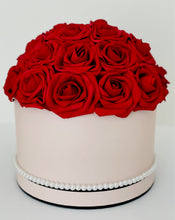 Load image into Gallery viewer, Round Pink Flower Box Bouquet