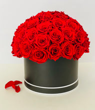 Load image into Gallery viewer, Round Preserved Flower Box
