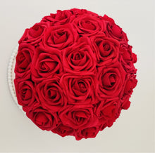 Load image into Gallery viewer, Round Pink Flower Box Bouquet