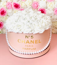 Load image into Gallery viewer, Pink Rose Hat Box Bouquet