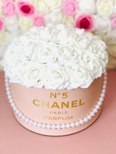 Load image into Gallery viewer, Pink Rose Hat Box Bouquet