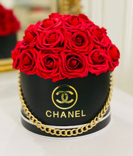 Load image into Gallery viewer, Rose Flower Box Bouquet