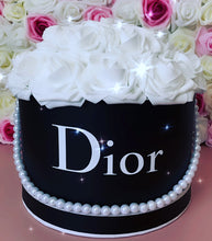 Load image into Gallery viewer, Rose Hat Box Bouquet