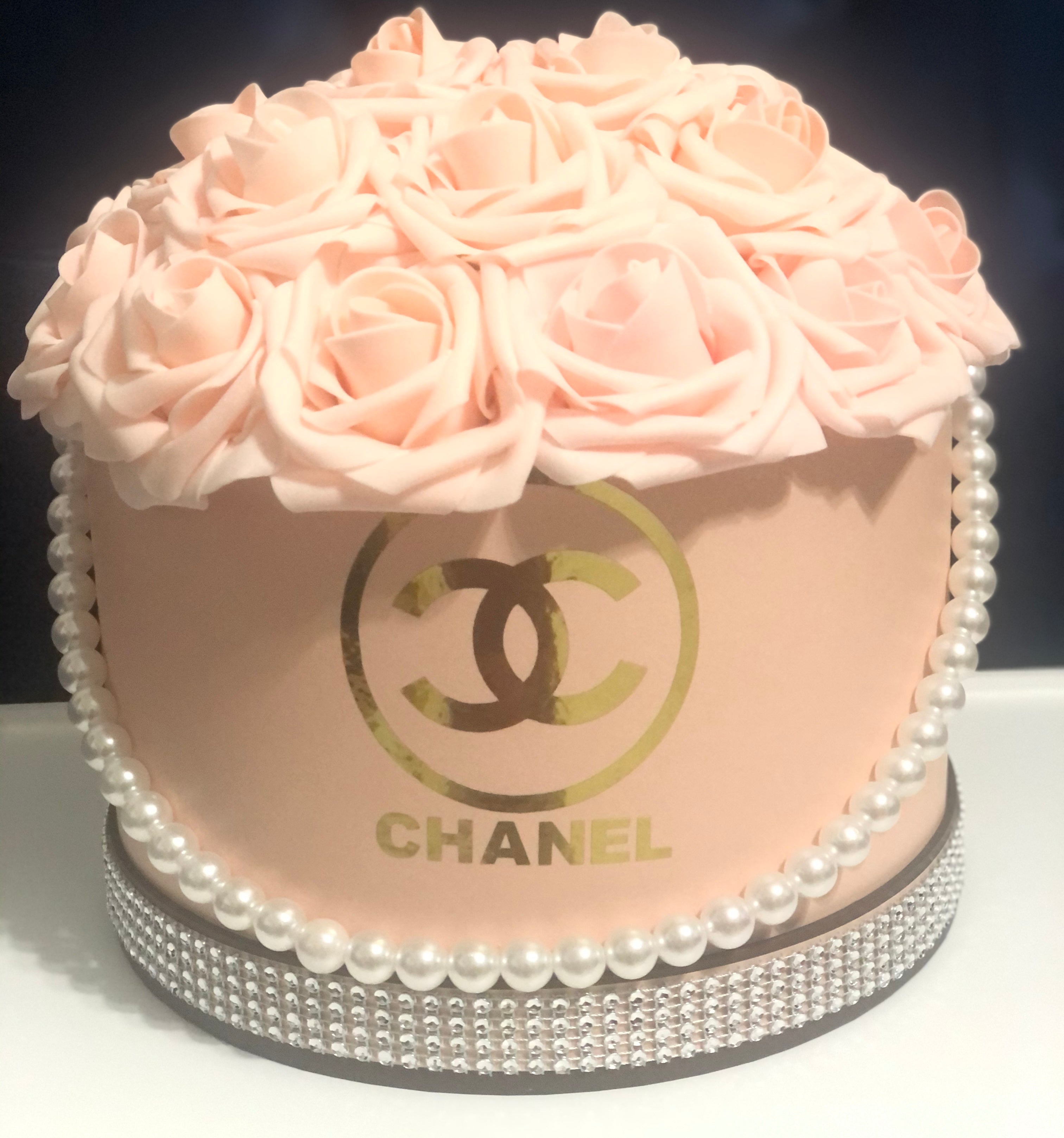 Pin by Vivi Gonzalez on diy  Chanel flower, Chanel decor, Glamour decor
