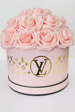 Load and play video in Gallery viewer, Luxury Pink Flower Box Bouquet
