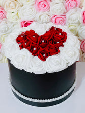 Load image into Gallery viewer, Heart Flower Box Bouquet
