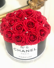 Load image into Gallery viewer, Round Flower Box Bouquet
