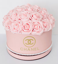 Load image into Gallery viewer, Pink Round Flower Box Bouquet
