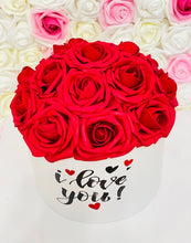 Load image into Gallery viewer, Happy Valentine&#39;s Rose Hat Box Bouquet - I love you

