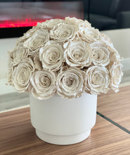 Load image into Gallery viewer, The Pearl Flower Bouquet
