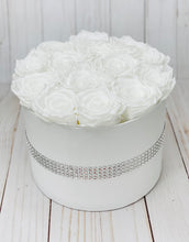 Load image into Gallery viewer, Round Preserved Flower Box
