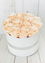 Load image into Gallery viewer, Round Preserved Flower Box
