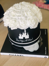 Load image into Gallery viewer, Rose Hat Box Bouquet
