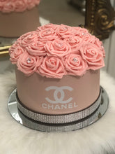 Load image into Gallery viewer, Rose Hat Box Bouquet
