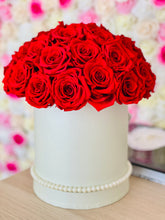 Load image into Gallery viewer, Round Preserved Flower Box
