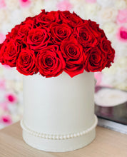Load image into Gallery viewer, Round Preserved Flower Box
